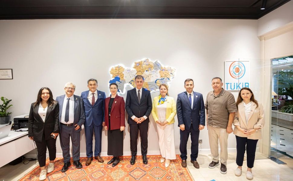Başkan Tugay'dan Kazakistan iş dünyasına İzmir daveti