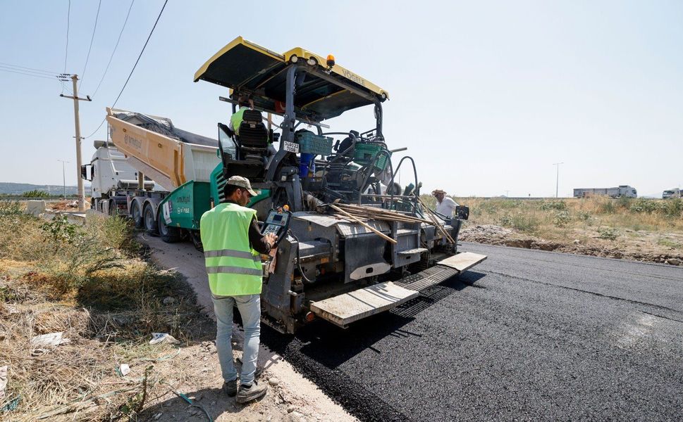 Bergama’da yollar yenileniyor, ulaşım daha güvenli hale geliyor