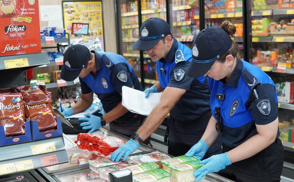 Güzelbahçe’de Market ve Gıda İşletmelerine Sıkı Denetim