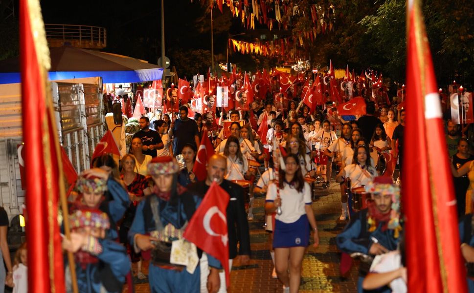 EFES SELÇUK’TA ZAFER BAYRAMI, FENER ALAYI VE ELİZ BAND KONSERİ İLE KUTLANACAK