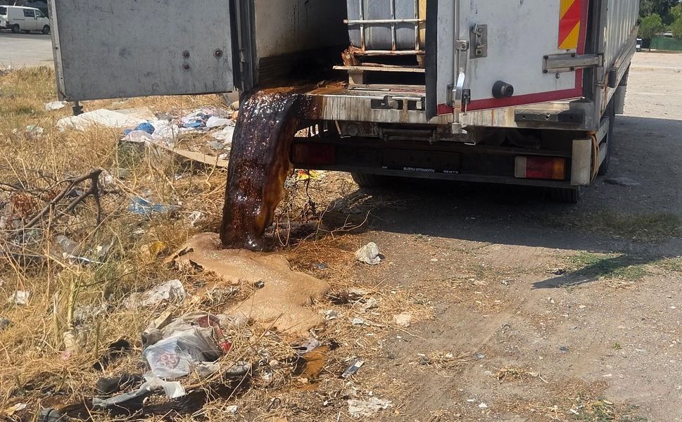 BAYRAKLI’DA KAÇAK ATIK DÖKÜMÜNE SUÇÜSTÜ MÜDAHALE