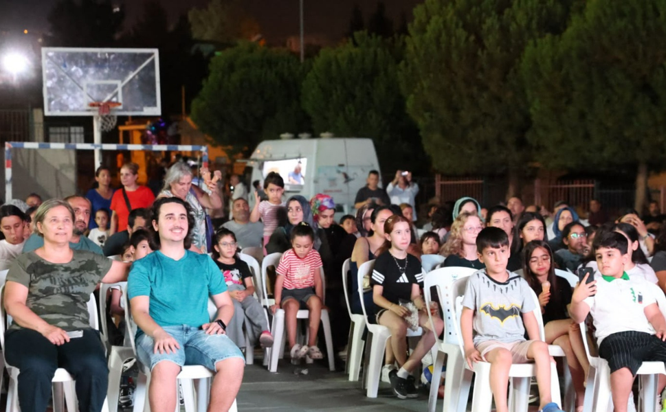 Çiğli’de Mahalle Sinema Günlerine Büyük İlgi