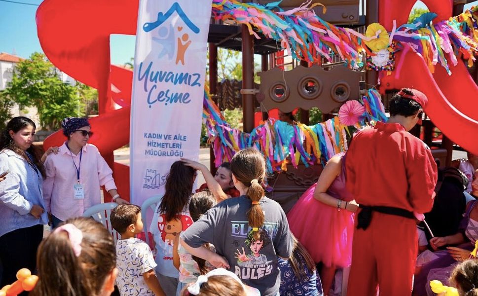 Çeşme’de yenilenen parklarda yaz boyu şenlik var