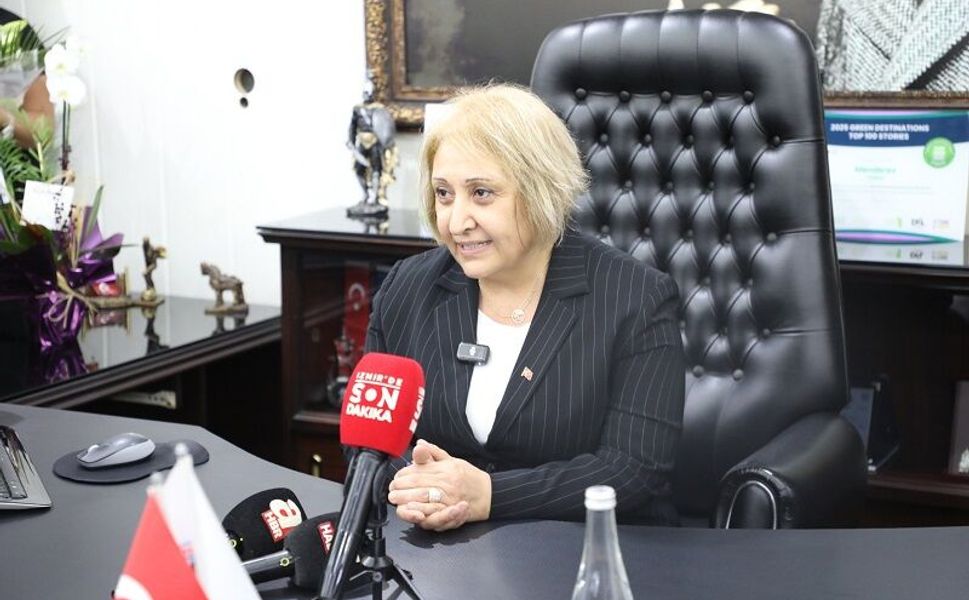 Menderes’in İlk Kadın Başkanı Koltuğa Oturdu