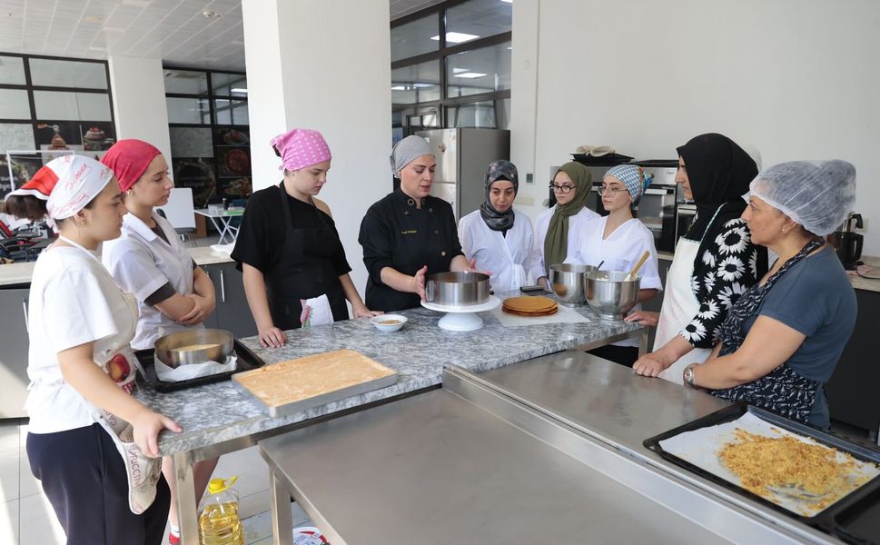 Konak’ın en ‘tatlı’ kursu çok sevildi