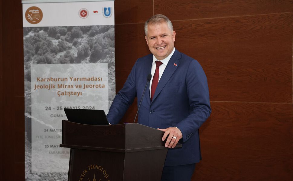 Urla’da istifalar sonrası ilk meclis toplandı; “Kesintisiz hizmet anlayışımızı sürdüreceğiz”