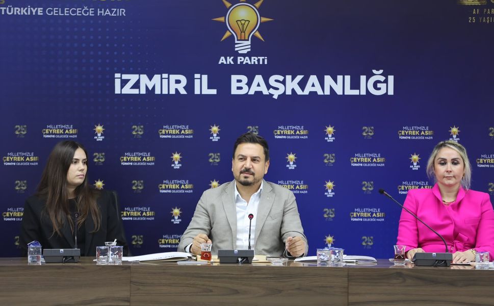 AK Parti İzmir’den 30 İlçe Tanıtım ve Medya Başkanları toplantısı!