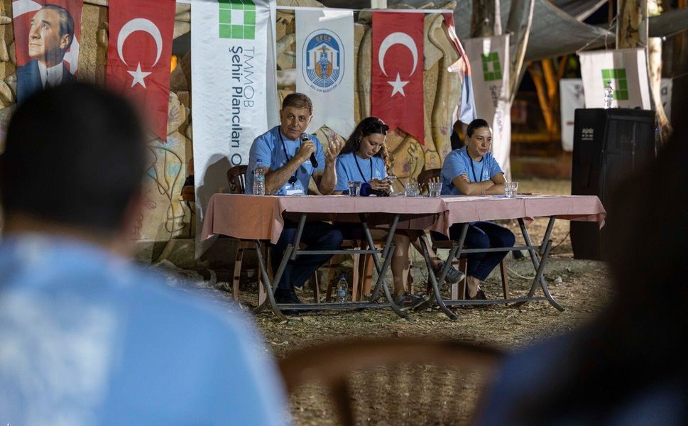 İEF’de kahkaha var