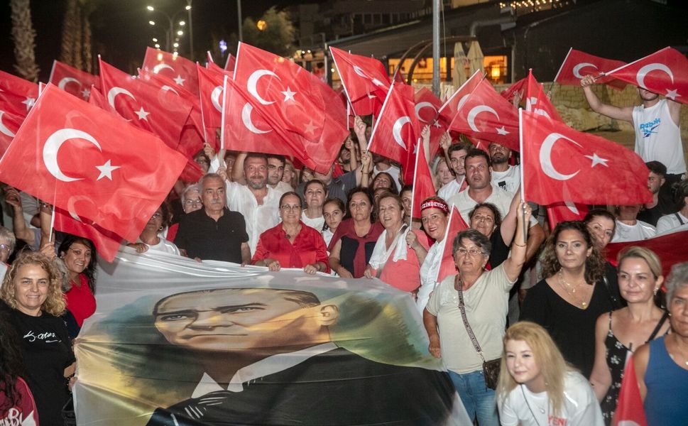 GÜZELBAHÇE’DE 30 AĞUSTOS COŞKUSU