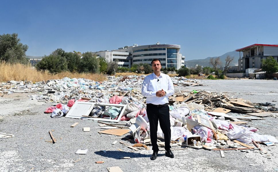 Bornova’da kaçak molozla topyekün mücadele