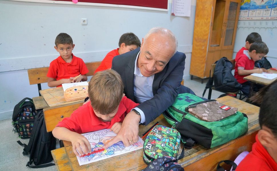 Seferihisar Belediyesi’nden öğrencilere kırtasiye desteği