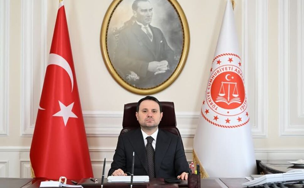 ADALET BAKANI AKIN GÜRLEK’TEN SOSYAL MEDYA PAYLAŞIMLARINA İLİŞKİN AÇIKLAMA