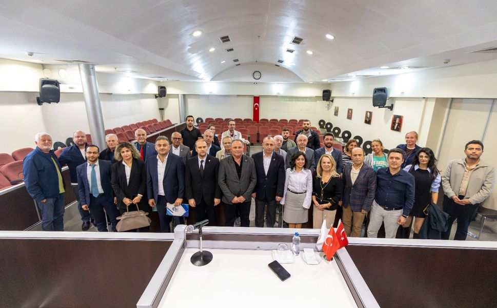 Karşıyaka’da kentsel dönüşüm sektör temsilcileriyle ele alındı