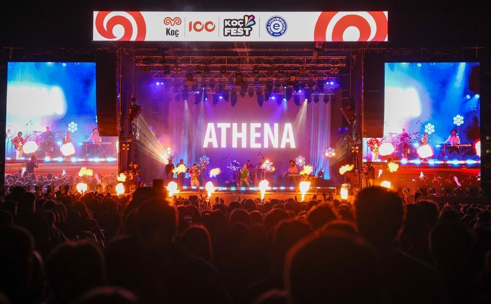 Egeli öğrenciler vize dönemi stresini festivalle attı