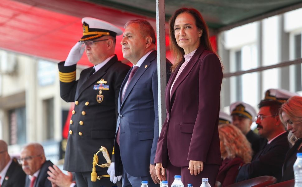 Karşıyaka’da 7’den 77’ye bayram coşkusu
