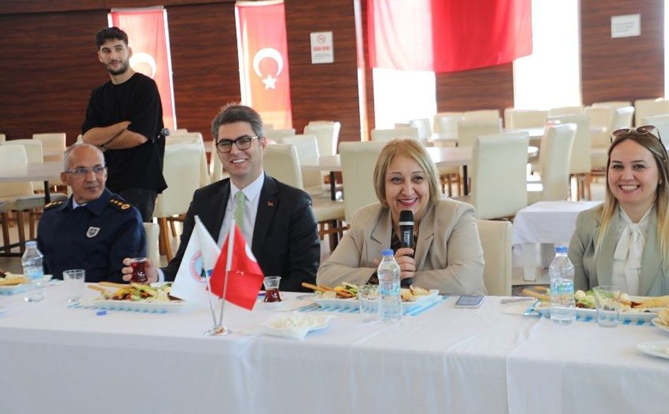 Menderes’te Muhtarlar Günü Kutlandı