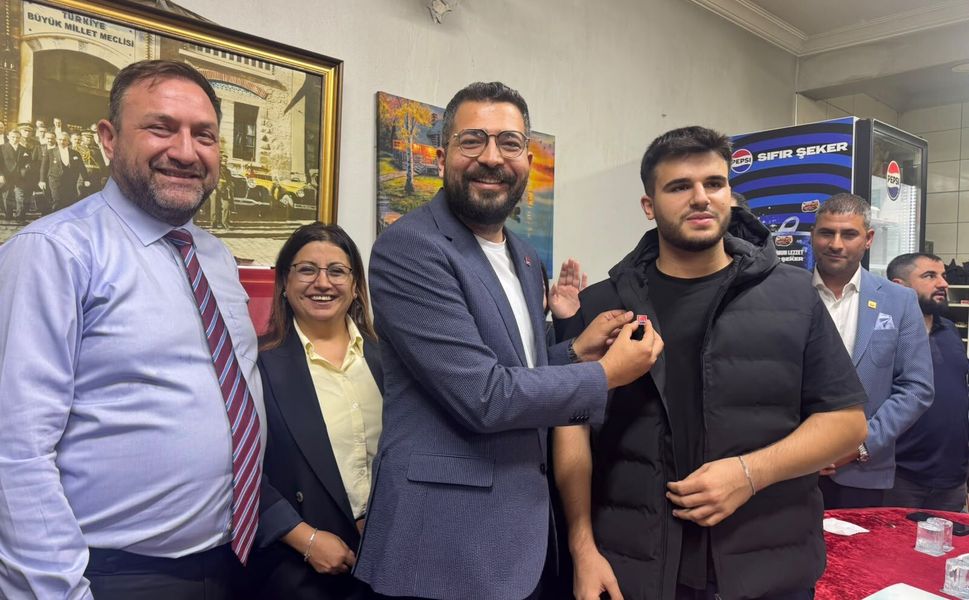İZMİR CHP’YE SAHİP ÇIKIYOR