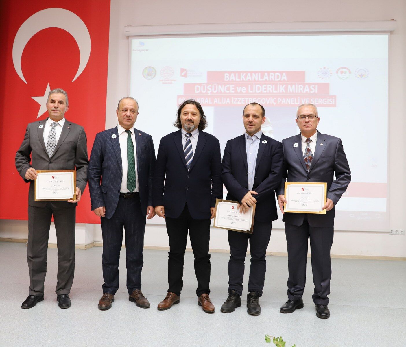 Bilge Kral Alija Izzetbegovic Ciglide Anildi 2