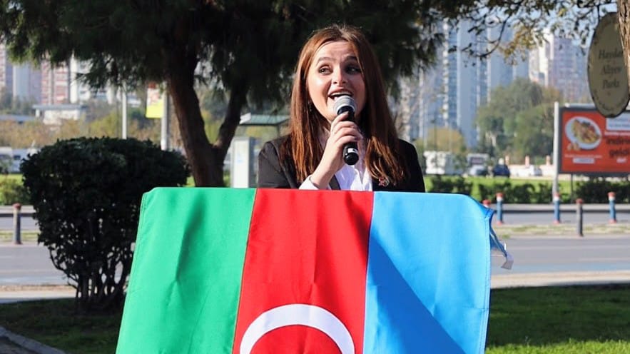 Haydar Aliyev Karsiyakada Anildi