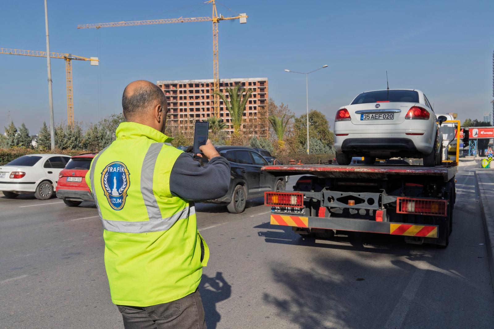 Izmir Buyuksehir Den Trafige Aninda Mudahale 2