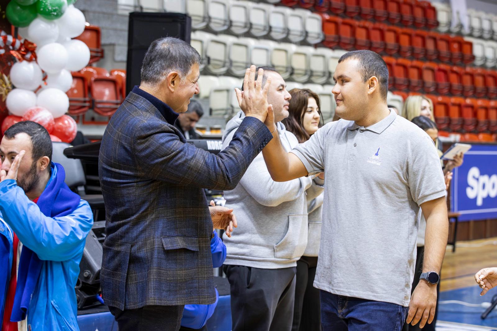 Izmir Buyuksehir Sporculari Yeni Yil 3