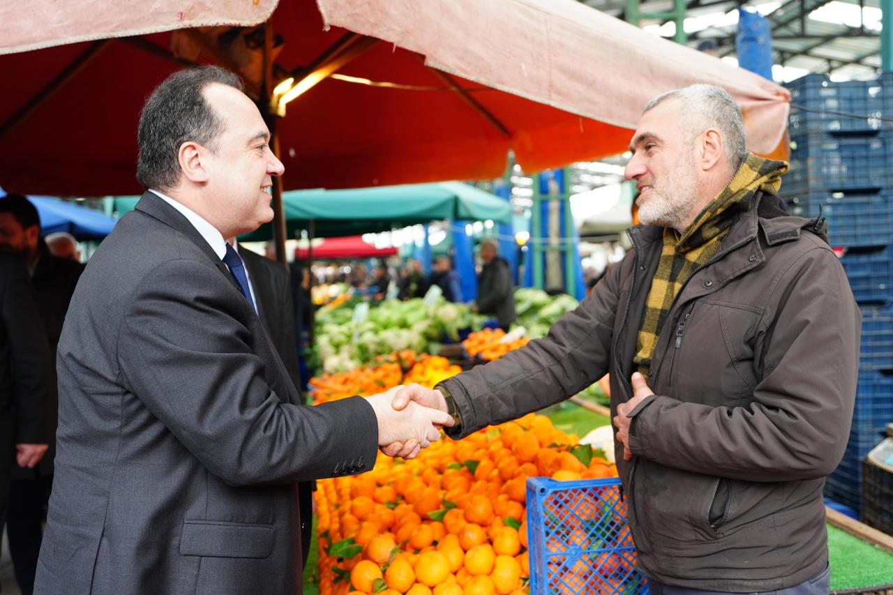 Başkan Dutlulu Perşembe Pazarı’nda Esnafla Bir Araya Geldi (13)
