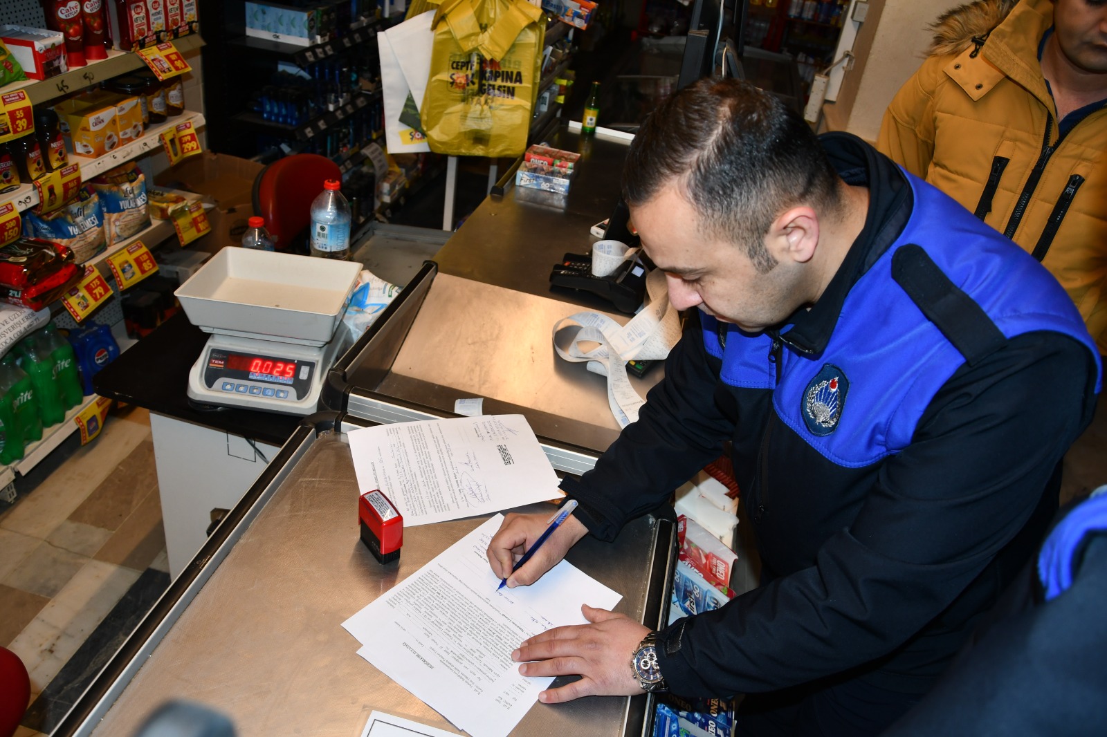 Torbali Zabitasindan Marketlere Muhur 2