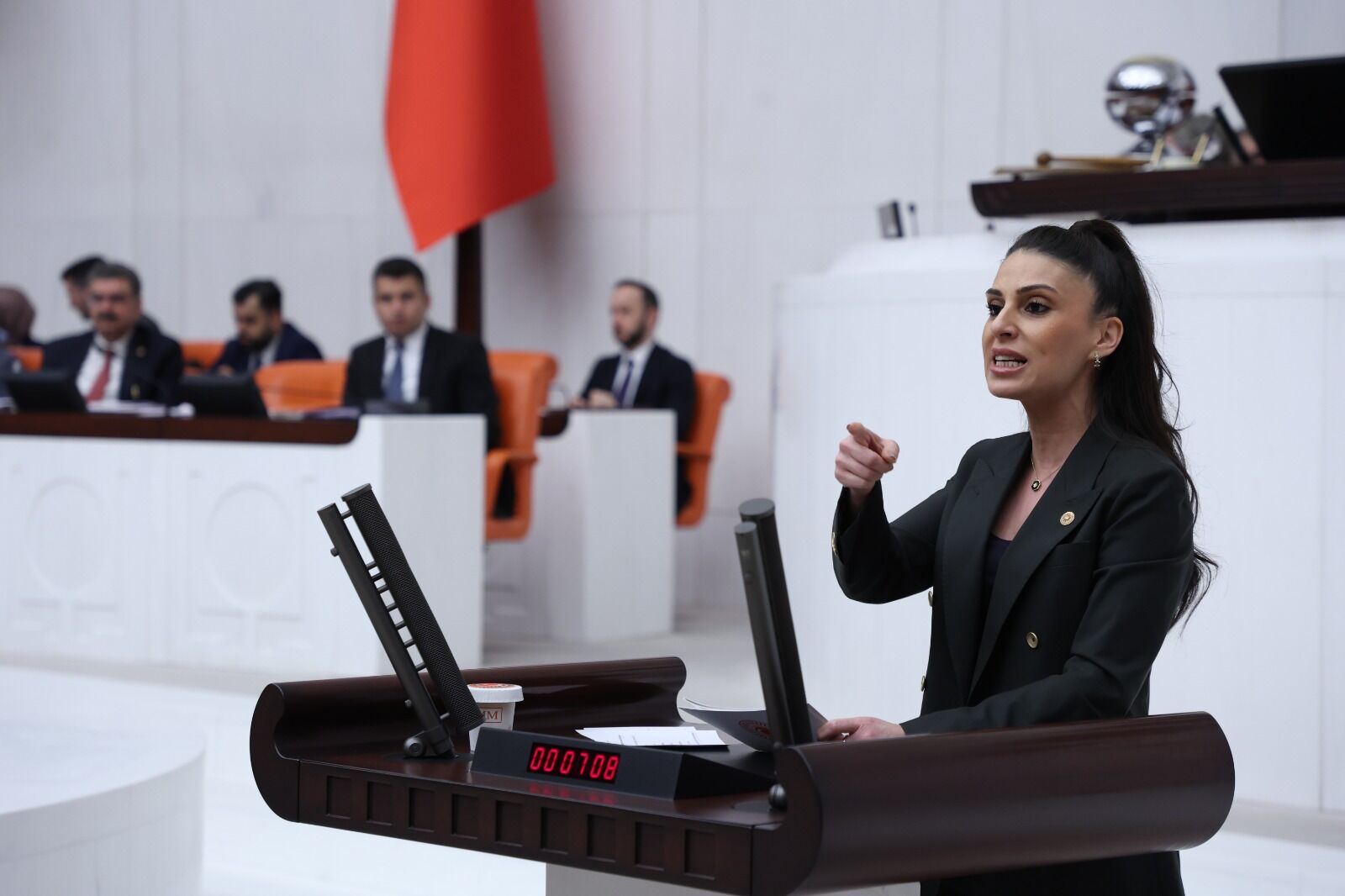 “Muğla Merkezi Bütçeye verdiği her 12 TL’ye karşılık sadece 1 TL yatırım alıyor”