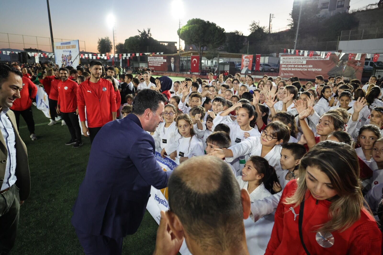Bayrakli’da Spor Sezonu Coşkuyla Başladi (8)