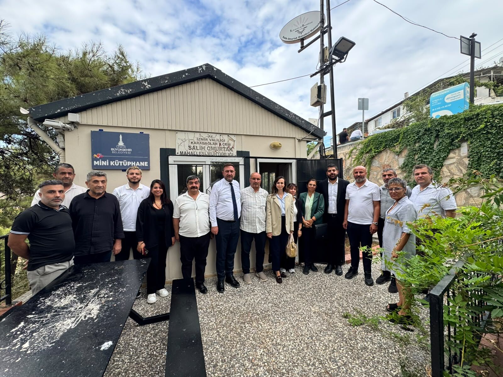 GÜMRÜKÇÜ’DEN KARABAĞLAR’DA MUHTAR ÇIKARMASI: SORUNLARIN ÇÖZÜMÜNDE İLK ADRES MUHTARLARIMIZDIR