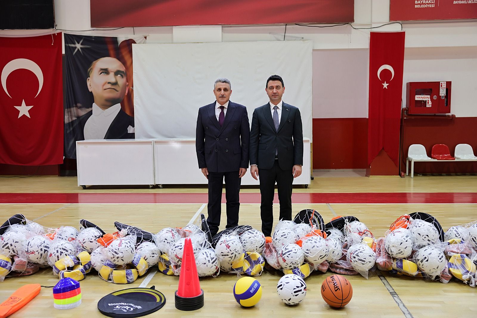 Bayraklı’da 51 Okula 1,5 Milyon Tl’lik Spor Desteği (2)
