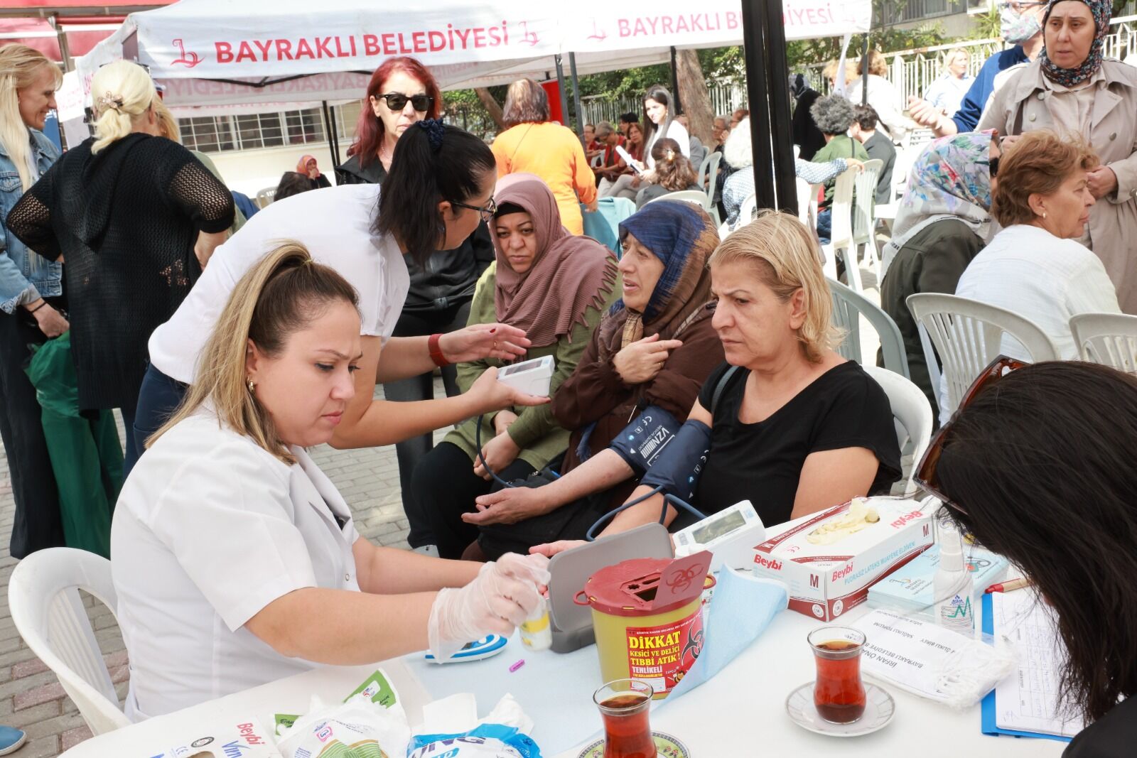 Bayrakli’da Yaşlilar Günü Çeşi̇tli̇ Etki̇nli̇llerle Kutlandi (1)